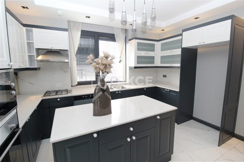 Продажа квартиры  в Бейликдюзю, Стамбуле, Турция 4+1, 210м2, №185264 – фото 13