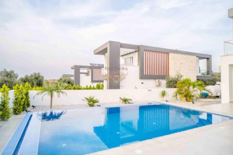 Продажа виллы  в Гирне, Северный Кипр 4+1, 200м2, №187931 – фото 3