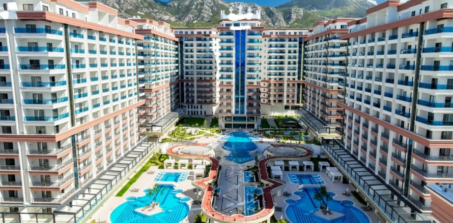 1+1 Apartment  in Mahmutlar, Antalya, Turkey No. 10744