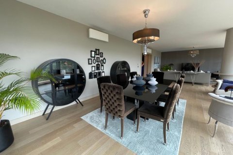 Продажа квартиры в Стамбуле, Турция 4 комн., 250м2, №186194 – фото 24