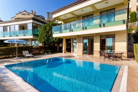 Продажа квартиры  в Аланье, Анталье, Турция 3+1, №185869 – фото 1