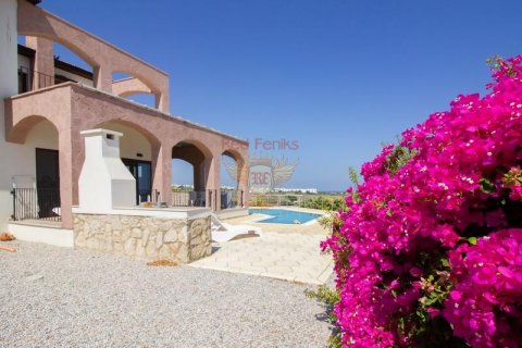 Продажа виллы  в Гирне, Северный Кипр 4+1, 190м2, №187900 – фото 3