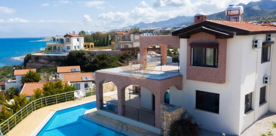 Вилла  4+1 в Гирне, Северный Кипр №187900