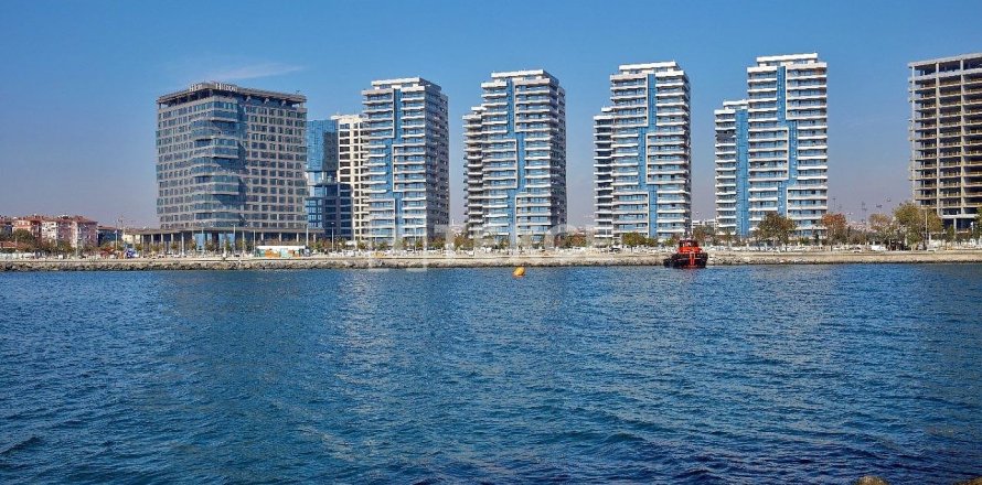5+1 Apartment  in Istanbul, Turkey No. 45064