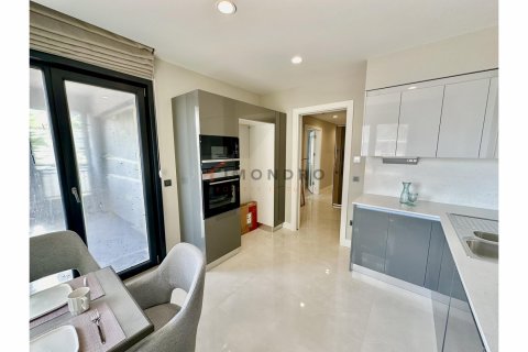 Apartment for sale  in Bagcilar, Istanbul, Turkey, 4 bedrooms, 197m2, No. 191666 – photo 18