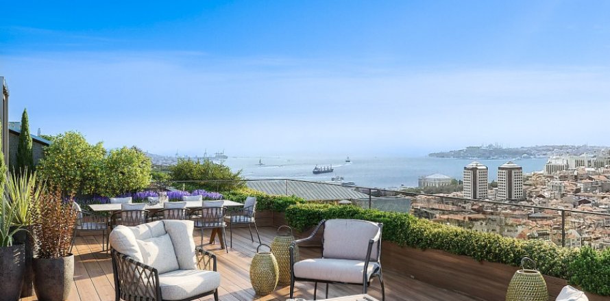 5+1 Apartment  in Istanbul, Turkey No. 184582