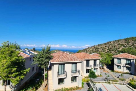 Продажа квартиры  в Гирне, Северный Кипр 2+1, 80м2, №190756 – фото 1