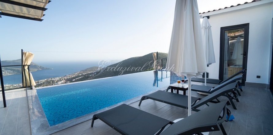 2+1 Villa  in Kalkan, Antalya, Turkey No. 192217