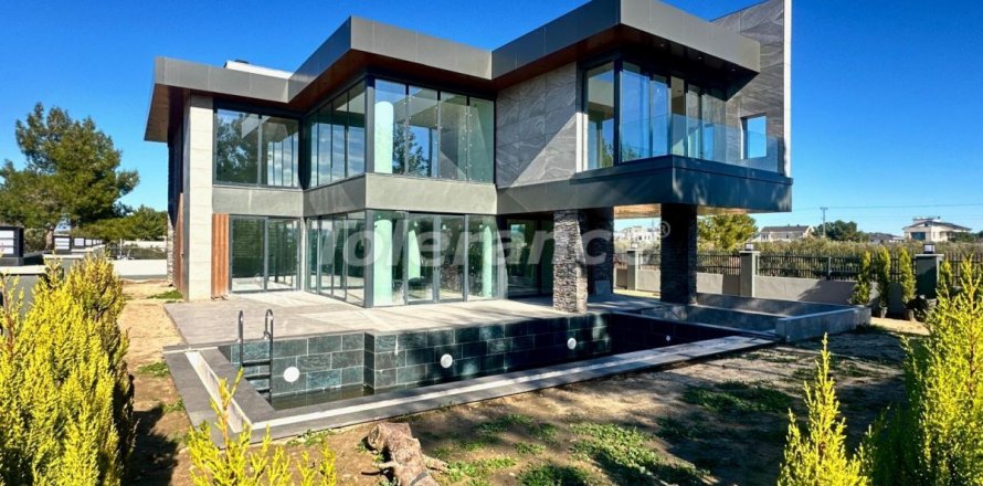 4+1 Villa  i Antalya, Turkiet Nr. 184386