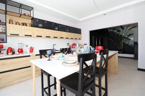 Продажа виллы  в Дёшемеалты, Анталье, Турция 4+1, 300м2, №193899 – фото 16