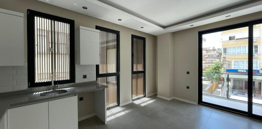 Квартира  2-х ком. в Аланье, Анталья, Турция №211375