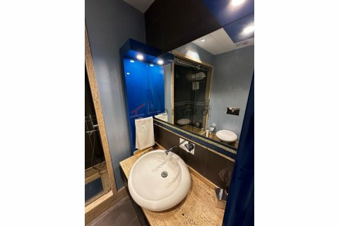 2+1 Wohnung  in Besiktas, Istanbul, Türkei Nr. 193548 - 13