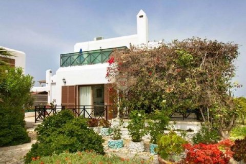 Продажа виллы  в Гирне, Северный Кипр 4+1, 154м2, №192811 – фото 1