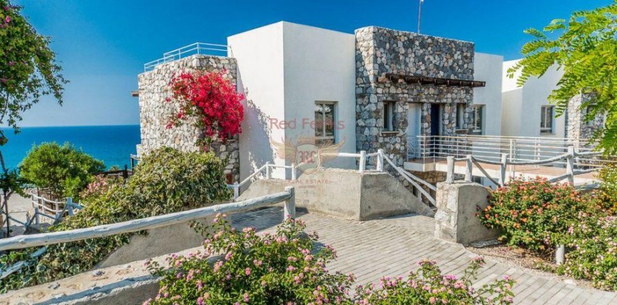 2+1 Apartment  in Girne, Northern Cyprus No. 187603