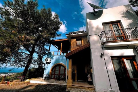 Продажа виллы  в Гирне, Северный Кипр 3+1, 180м2, №190985 – фото 1