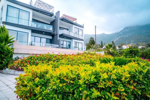 Продажа квартиры  в Гирне, Северный Кипр 4+1, 230м2, №191016 – фото 5