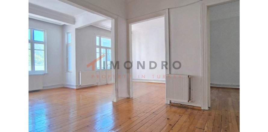 2+1 Wohnung  in Beyoglu, Istanbul, Türkei Nr. 184186