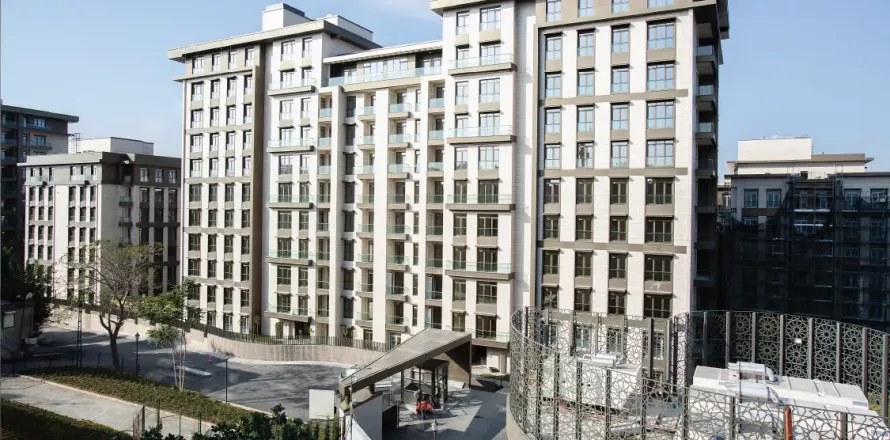 Квартира  2-х ком. в Стамбуле, Турция №190281