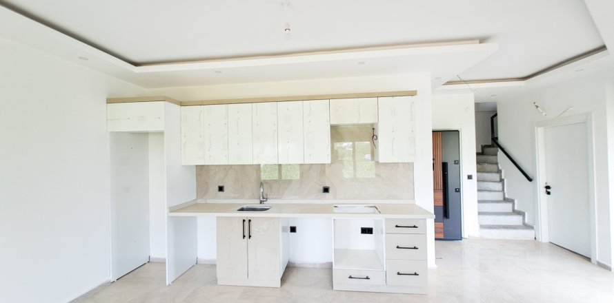 2+1 Apartment  in Alanya, Antalya, Turkey No. 185872