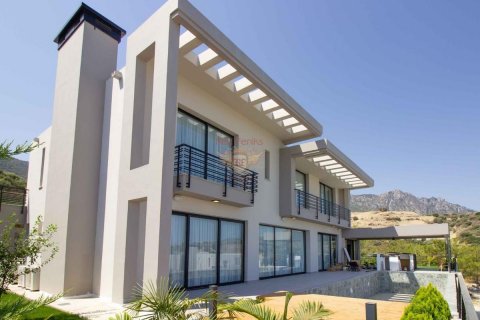 ویلا در Girne ، ترکیه 4 خوابه ، 400 متر مربع. شماره 192798 - 2