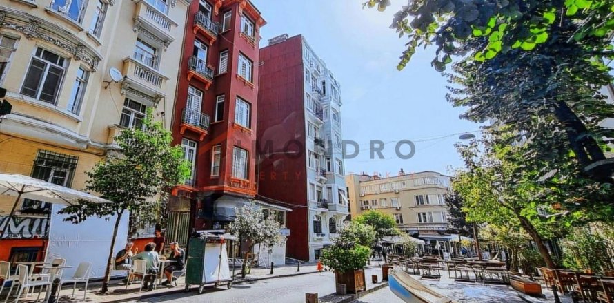 Квартира  12+4 в Бейоглу, Стамбул, Турция №184849