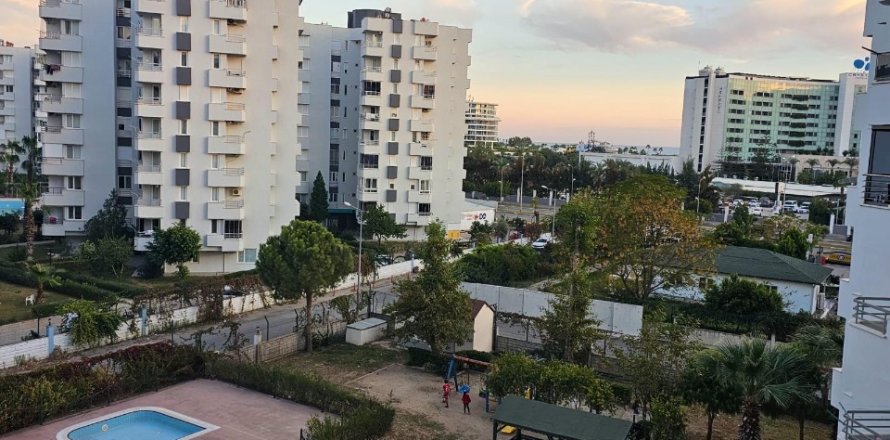 3+1 Apartment  in Antalya, Turkey No. 185344