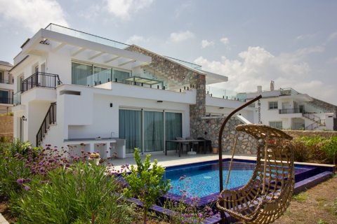 Продажа квартиры  в Гирне, Северный Кипр 2+1, 85м2, №190938 – фото 1