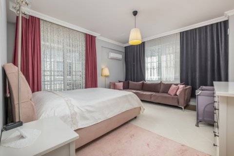 Продажа виллы  в Анталье, Турция 5 комн., 220м2, №189622 – фото 13