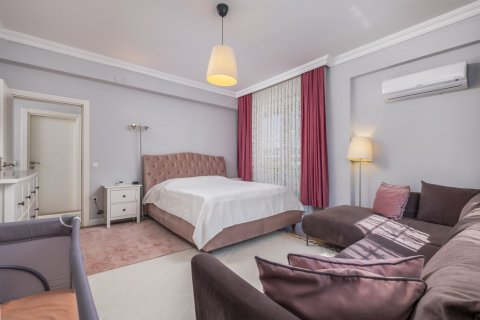 Продажа виллы  в Анталье, Турция 5 комн., 220м2, №189622 – фото 12