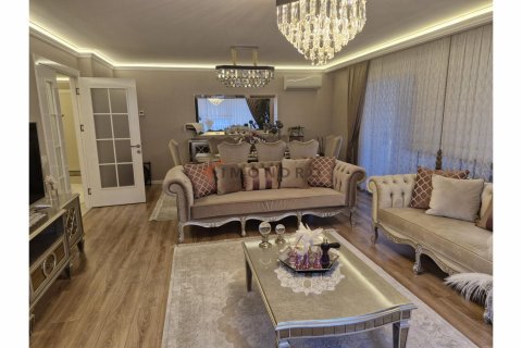 Продажа квартиры  в Бююкчекмедже, Стамбуле, Турция 4+1, 250м2, №193260 – фото 3