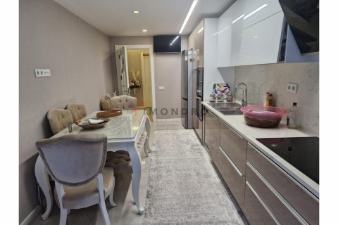 Продажа квартиры  в Бююкчекмедже, Стамбуле, Турция 4+1, 250м2, №193260 – фото 7