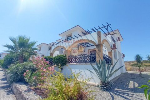 Продажа квартиры  в Гирне, Северный Кипр 3+1, 130м2, №187874 – фото 2