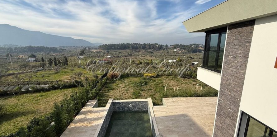 ویلا در  Izmir ، ترکیه 4 خوابه ، 212 متر مربع.  شماره 184061