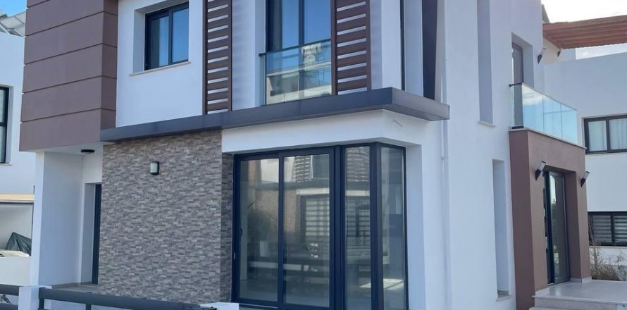 ویلا در  فاماگوستا ، ترکیه 180 متر مربع.  شماره 210886