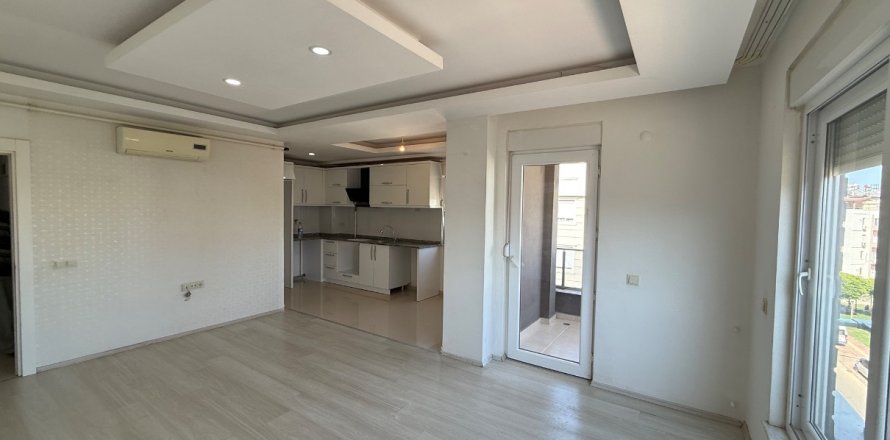 3+1 Apartment  in Antalya, Turkey No. 211281