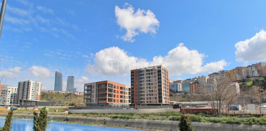 Daire  2+1  İstanbul, Türkiye №189740