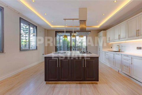 Продажа виллы  в Муратпаше, Анталье, Турция 7 комн., 750м2, №188110 – фото 9