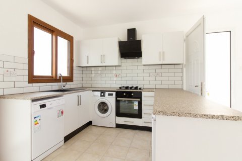 Продажа квартиры  в Гирне, Северный Кипр 2+1, 80м2, №190970 – фото 5