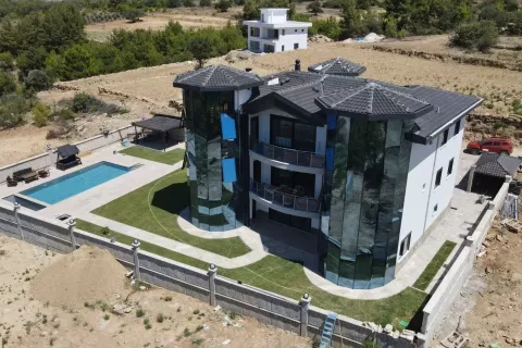 Villa for sale  in Incekum, Antalya, Turkey, 660m2, No. 167954 – photo 1