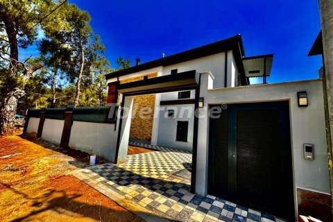 Villa for sale  in Antalya, Turkey, 5 bedrooms, 310m2, No. 192617 – photo 1